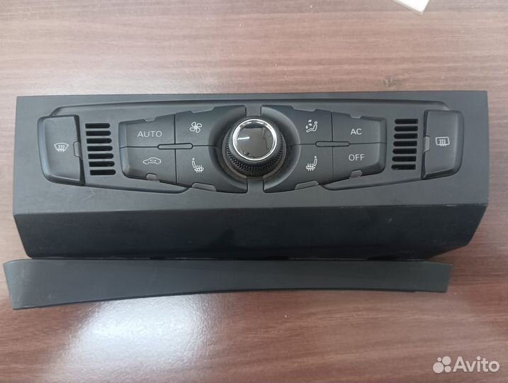 Блок управления климатом Audi 8T1820043AN