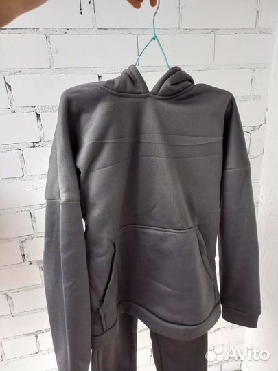 Женская одежда и обувь