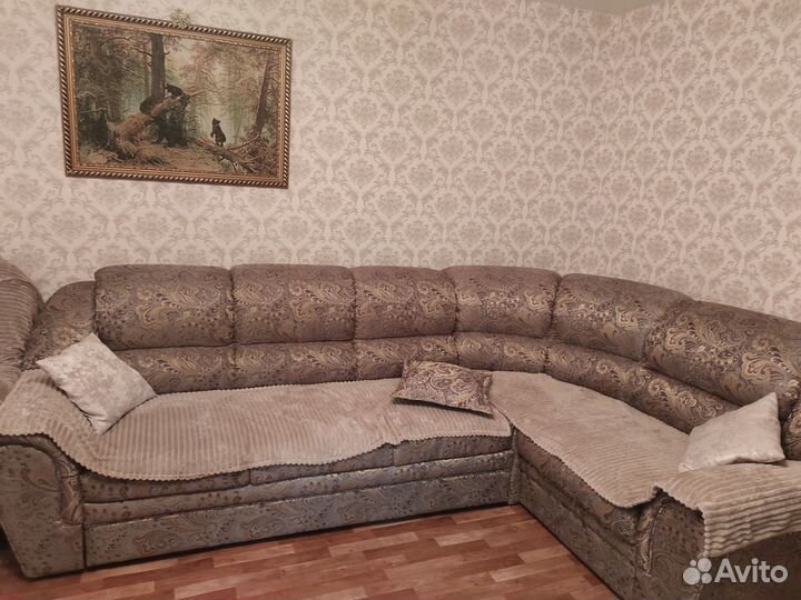 Большой угловой диван бу