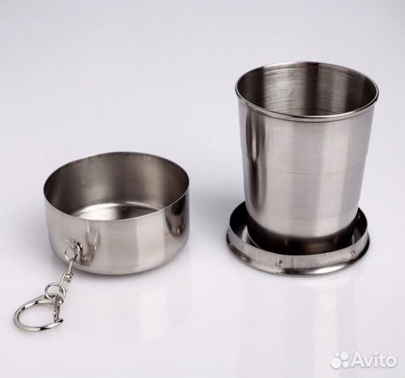 Складной стакан с карабином