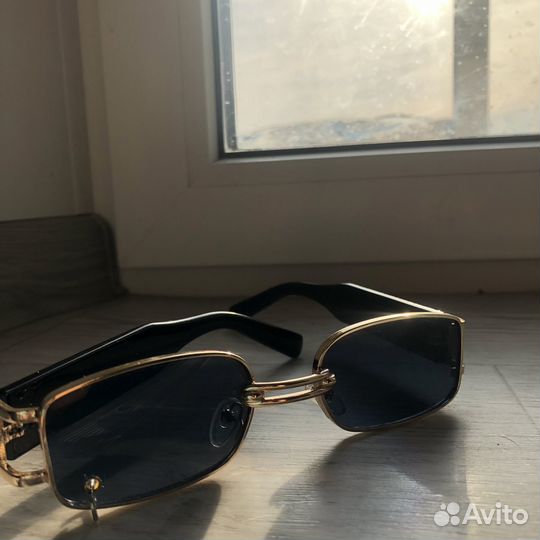 Солнечные очки женские