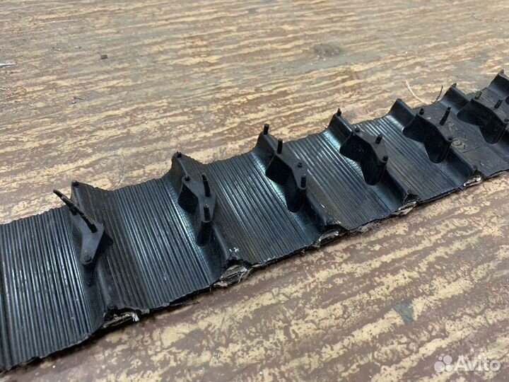 Обрезки гусиници от бурана