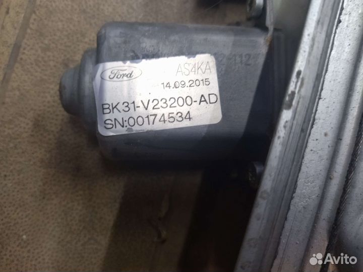 Стеклоподъемник правой двери Transit 8