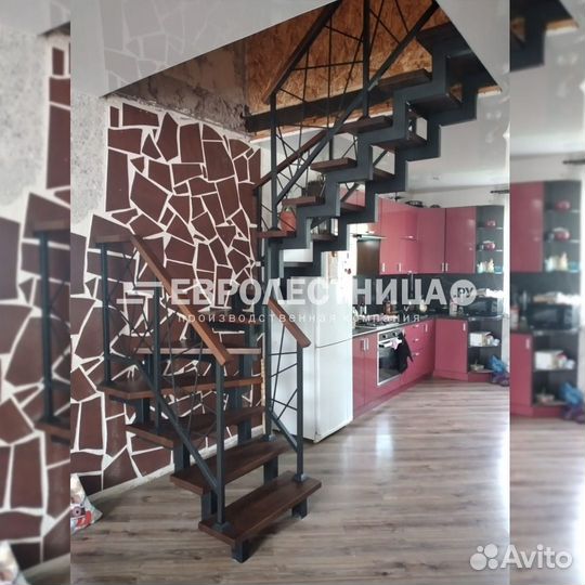 Лестница на металлическом каркасе