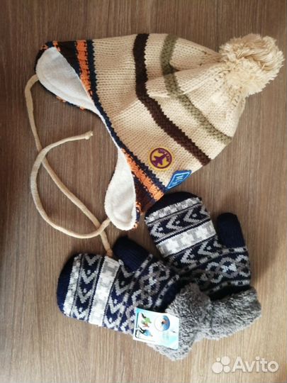 Новая шапка и варежки на мальчика