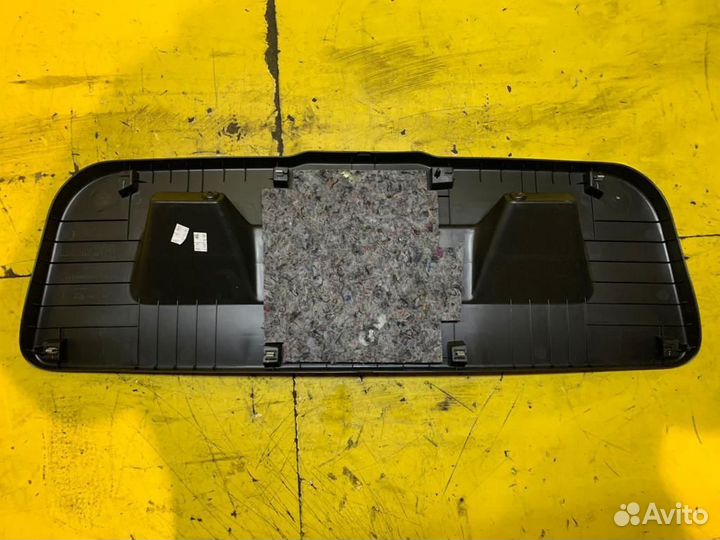 Обшивка крышки багажника Volkswagen Polo 2010-2018