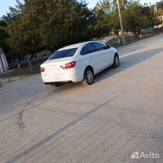 LADA Vesta 1.6 AMT, 2018, 145 000 км