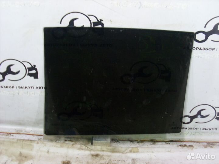 Заднее правое стекло Skoda Fabia 1 универсал