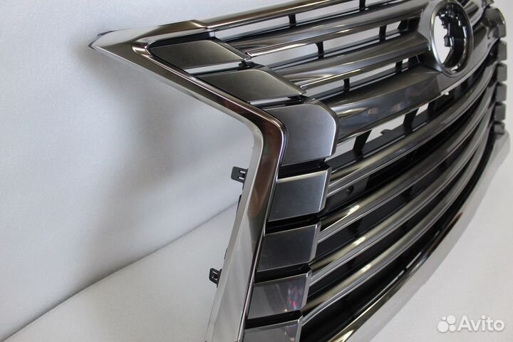 Решетка радиатора Lexus Lx 570 Оригинал в идеале