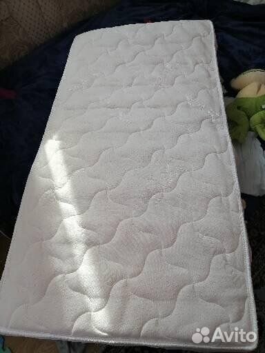 Детская кроватка с поперечным маятником