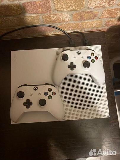 Xbox One s 1tb с играми