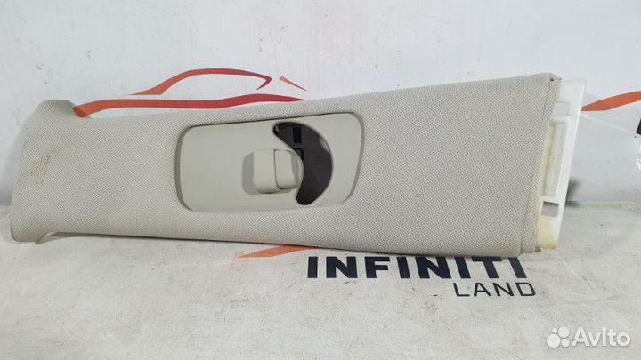 Обшивка средней стойки верхняя левая Infiniti