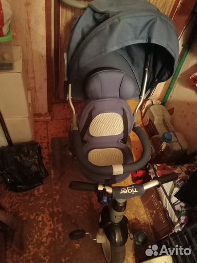 Детский велосипед с ручкой