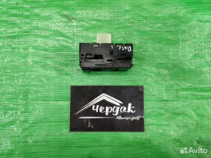 Кнопка стеклоподъемника Jeep Patriot