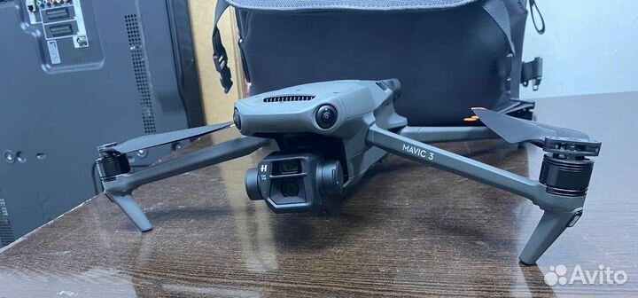 Квадрокоптер DJI Mavic 3 только тушка