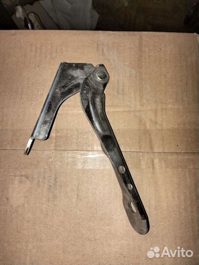 Петля капота правая Ланос