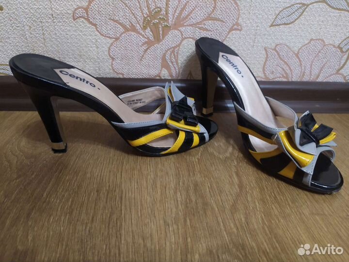 Шлепанцы на каблуке 39