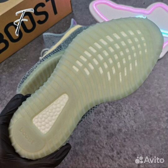 Кроссовки Adidas Yeezy Boost 350 Новые