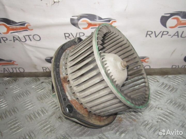 Моторчик отопителя Nissan Prairie M11 1988-1995