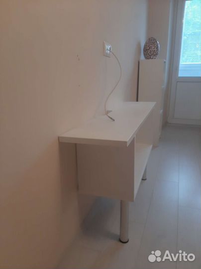 Полка для телевизора