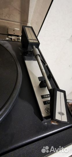 Виниловый проигрыватель