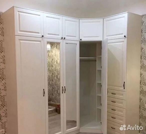Угловой шкаф