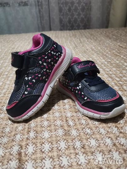 Кроссовки для девочки