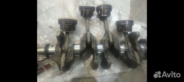 Коленвал в сборе с поршнями
