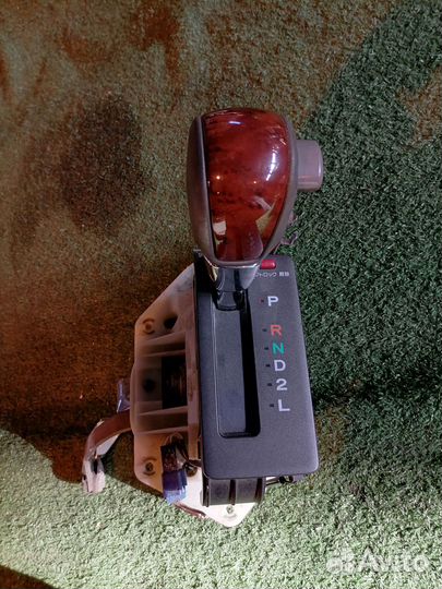 Селектор АКПП 33521-30310 Toyota Crown JZS179 поте