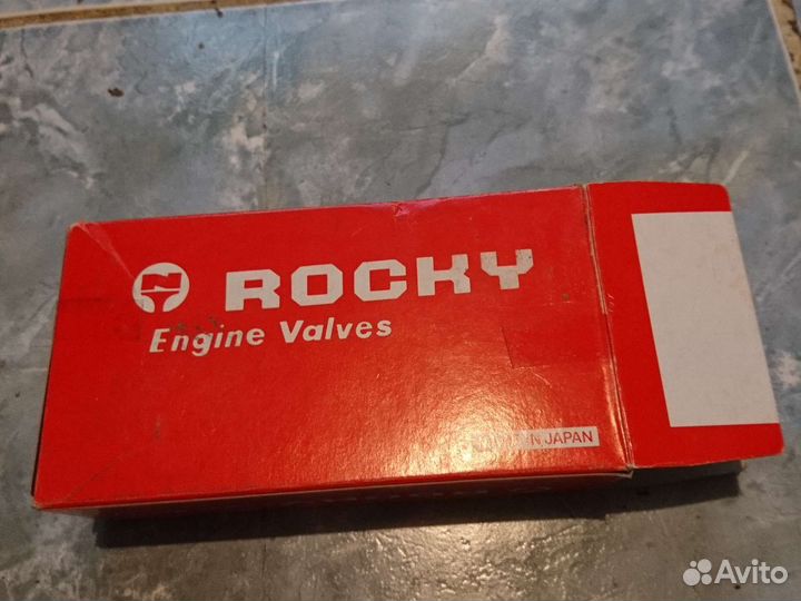 Клапан двигателя