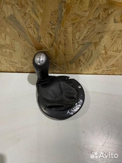 Кожух ручки кпп Renault Megane седан K4M 2006