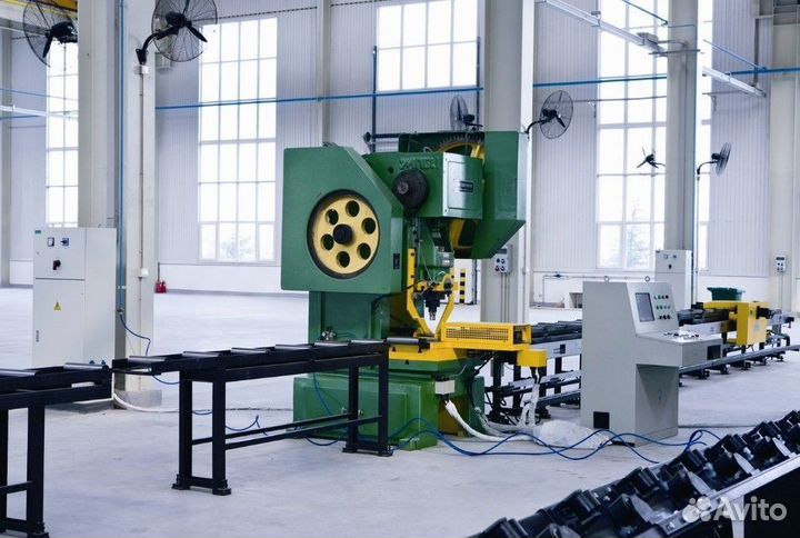 Полуавтоматическая линия для пробивки отверстий