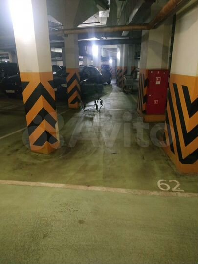 Машиноместо, 30 м²