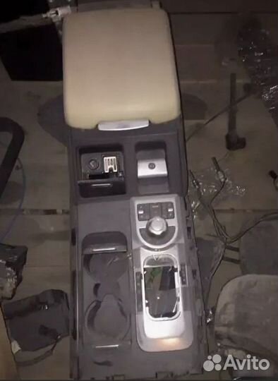 Консоль центральная Land Rover Range Rover Vogue 3