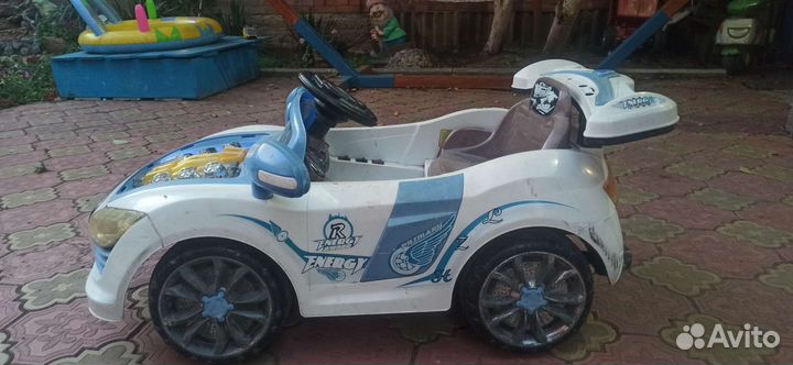 Детский электромобиль