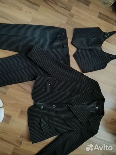 Костюм тройка женский 46