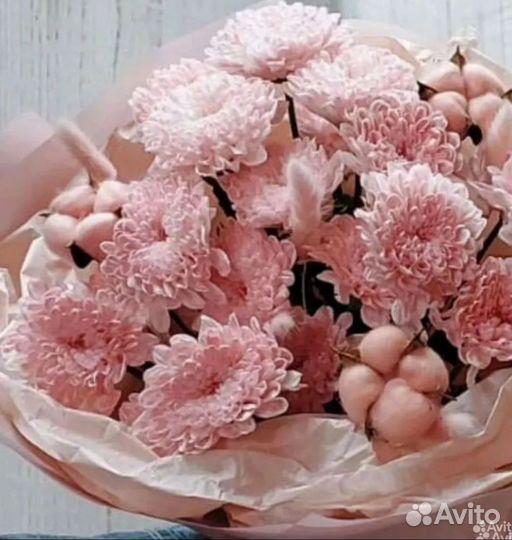 Букет Хризантем с хлопком и лагурусом Доставка