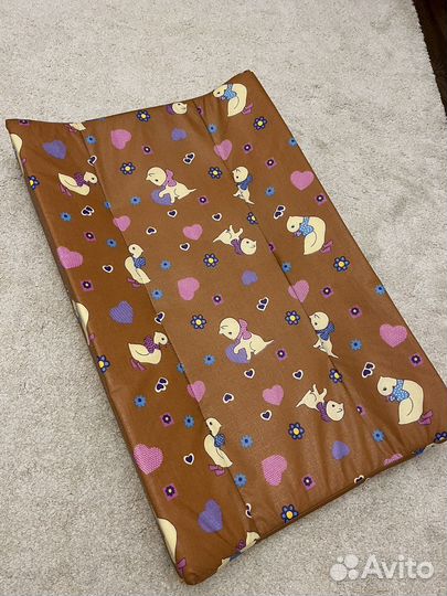 Пеленальная доска на кроватку