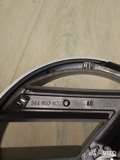 Эмблема решетки радиатора Тигуан 1