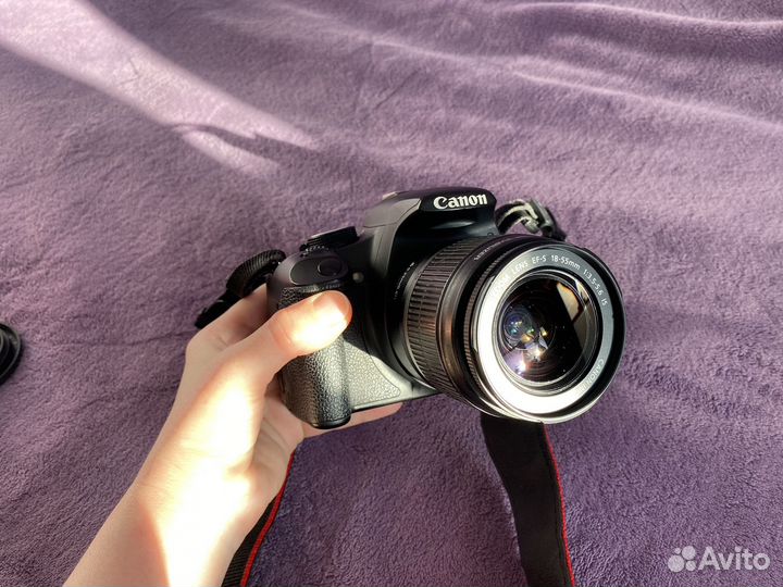 Зеркалка Canon EOS 500D с объективом