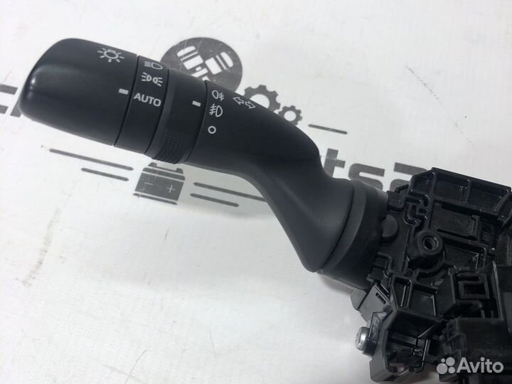 Подрулевой переключатель в сборе Toyota Camry V70