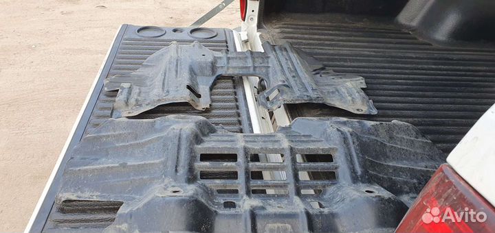 Защита картера родная на Toyota Hilux 2019 г.в