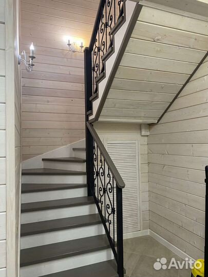 Лестница на металлокаркасе