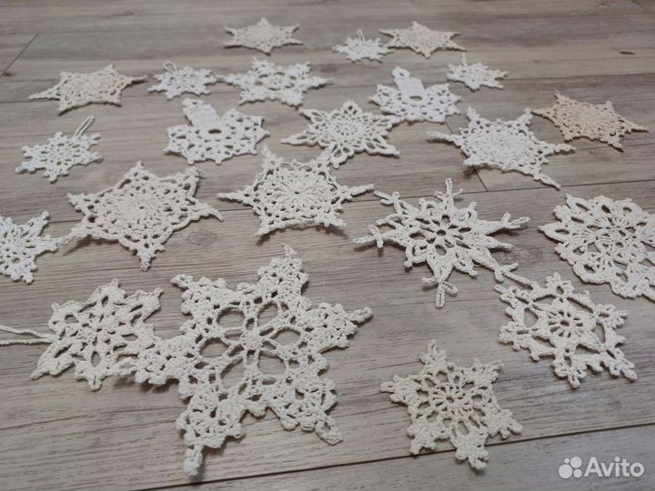 Снежинки вязаные, ручная работа