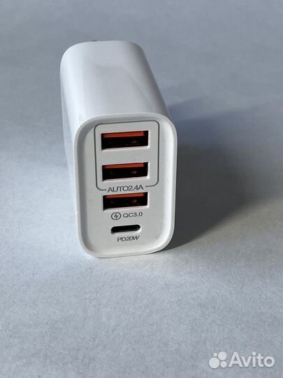 Зарядное устройство адаптер 3хUSB 1xType-C новое