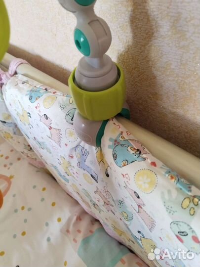 Игрушка на кроватку