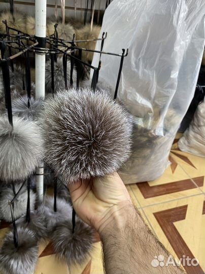 Помпон чернобурка