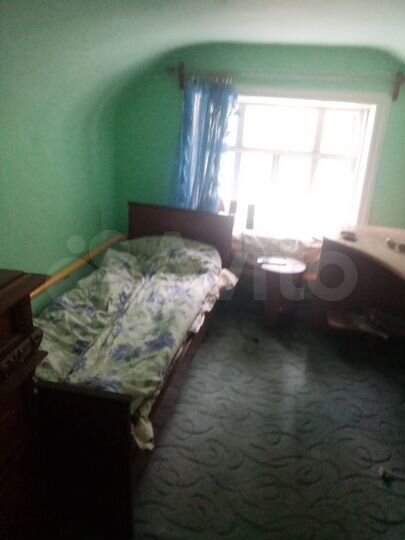 Доля в 2-к. квартире, 200 м², 2/2 эт.