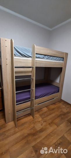 Кровать двухъярусная