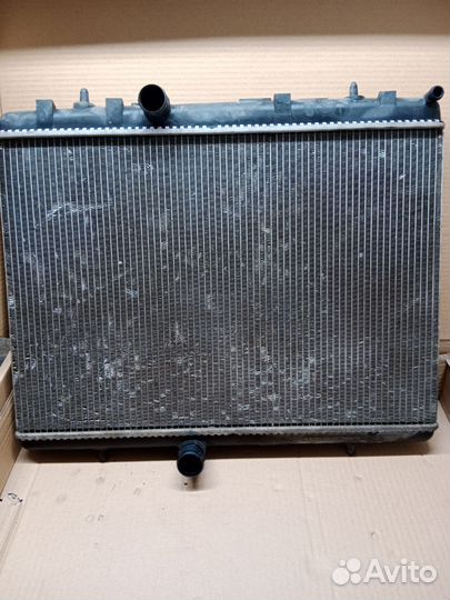 Радиатор охлаждения Citroen C4